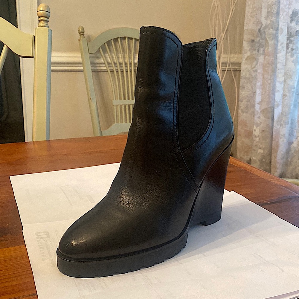 Michael Kors women’s wedge boots, size 61/2M, black